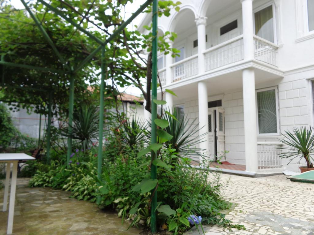 White Guest House Batumi Rum bild