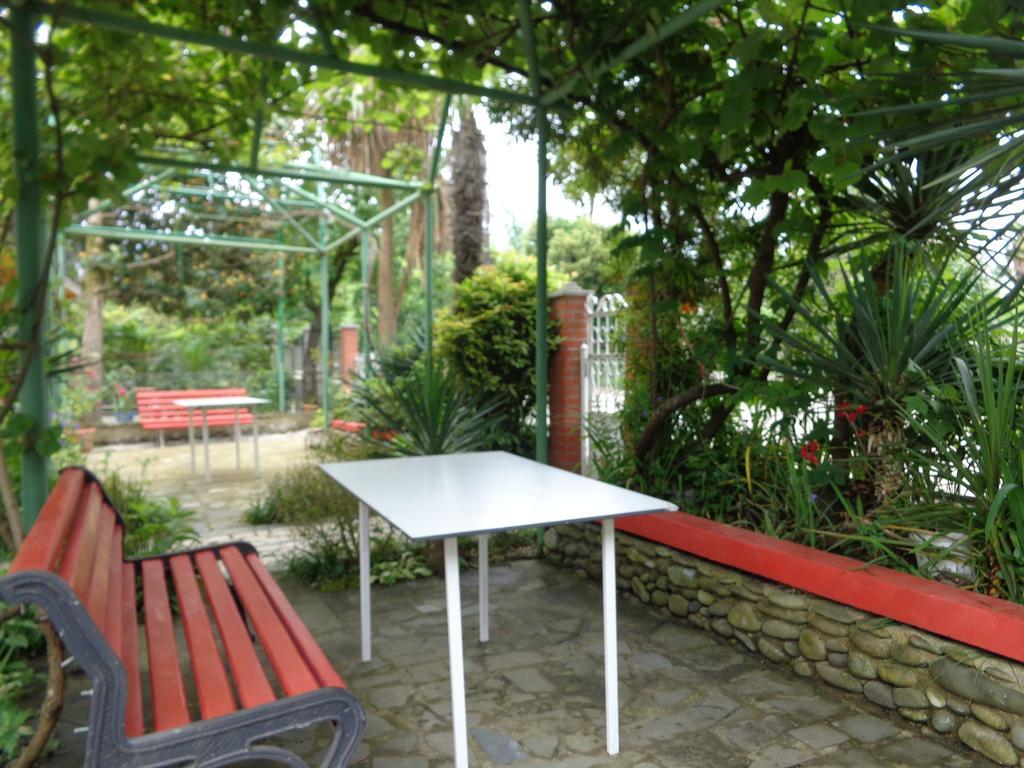 White Guest House Batumi Rum bild
