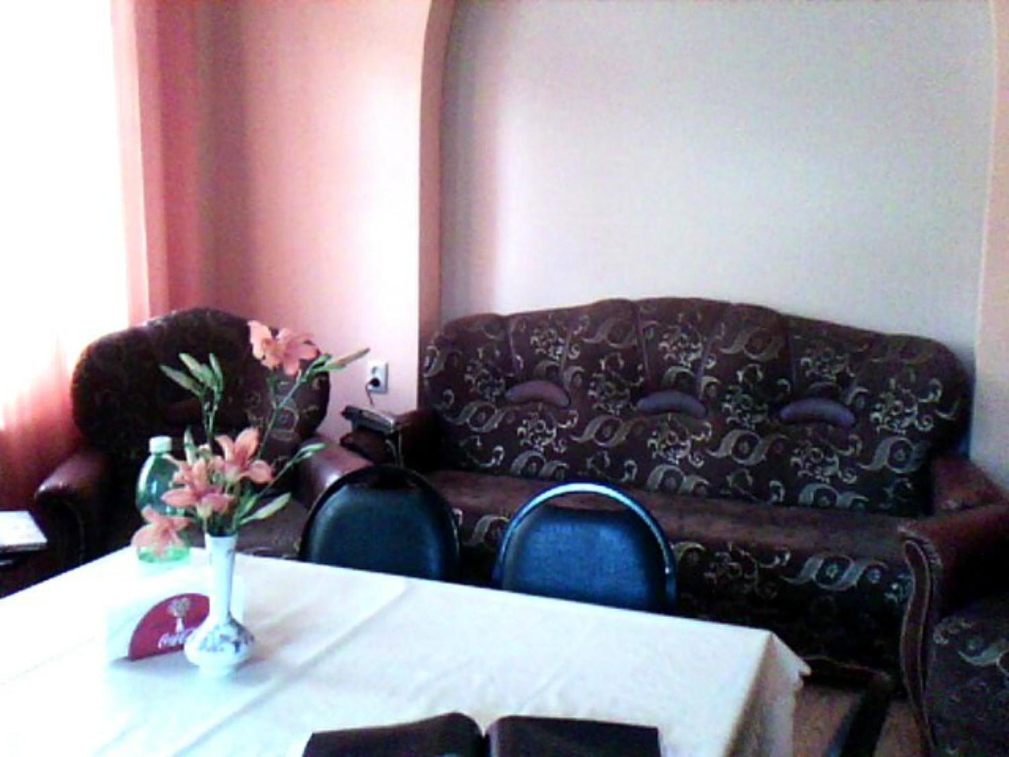 White Guest House Batumi Exteriör bild