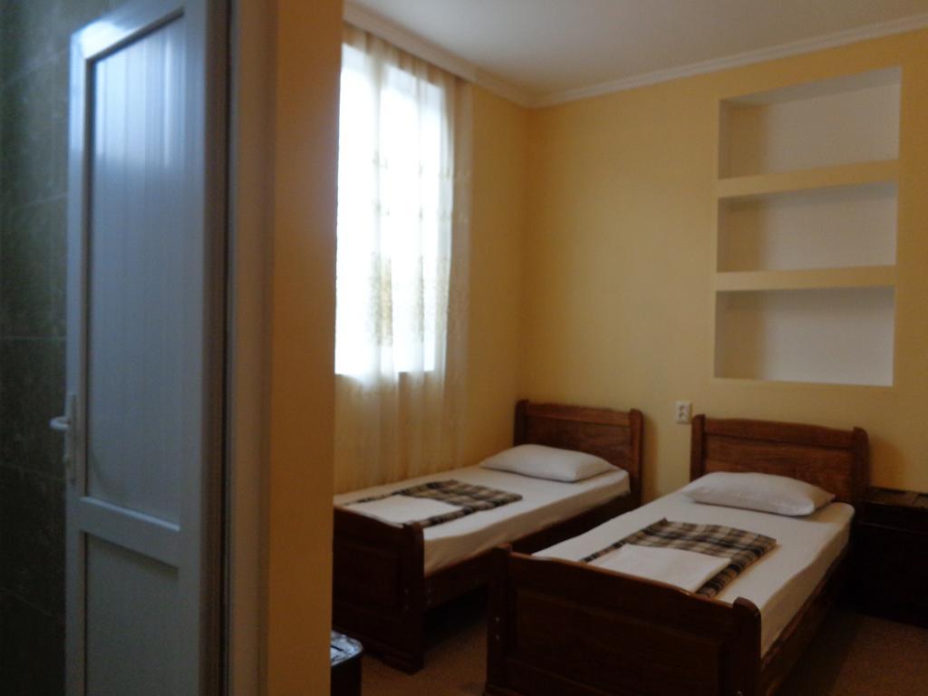 White Guest House Batumi Exteriör bild