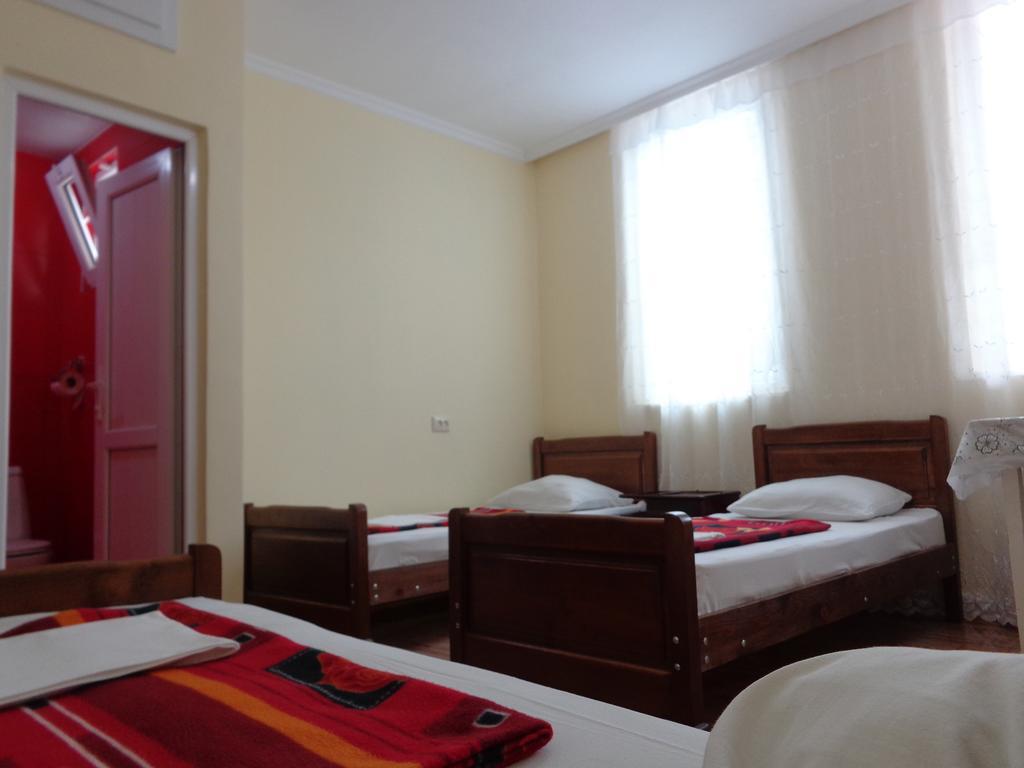 White Guest House Batumi Rum bild