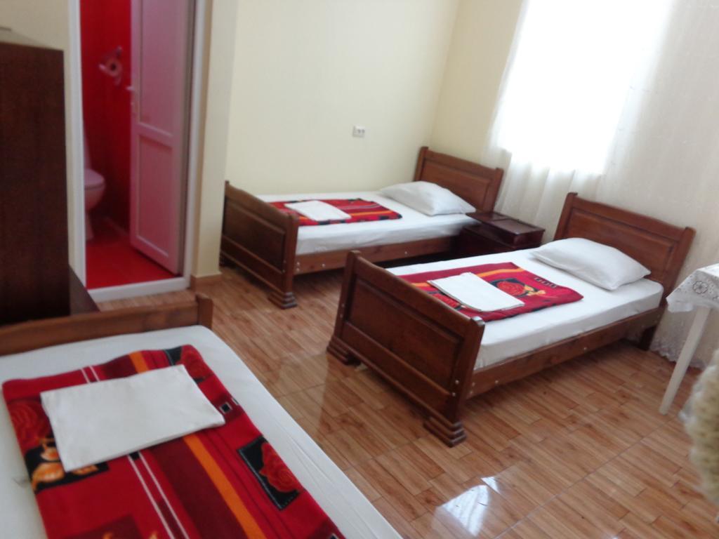 White Guest House Batumi Rum bild