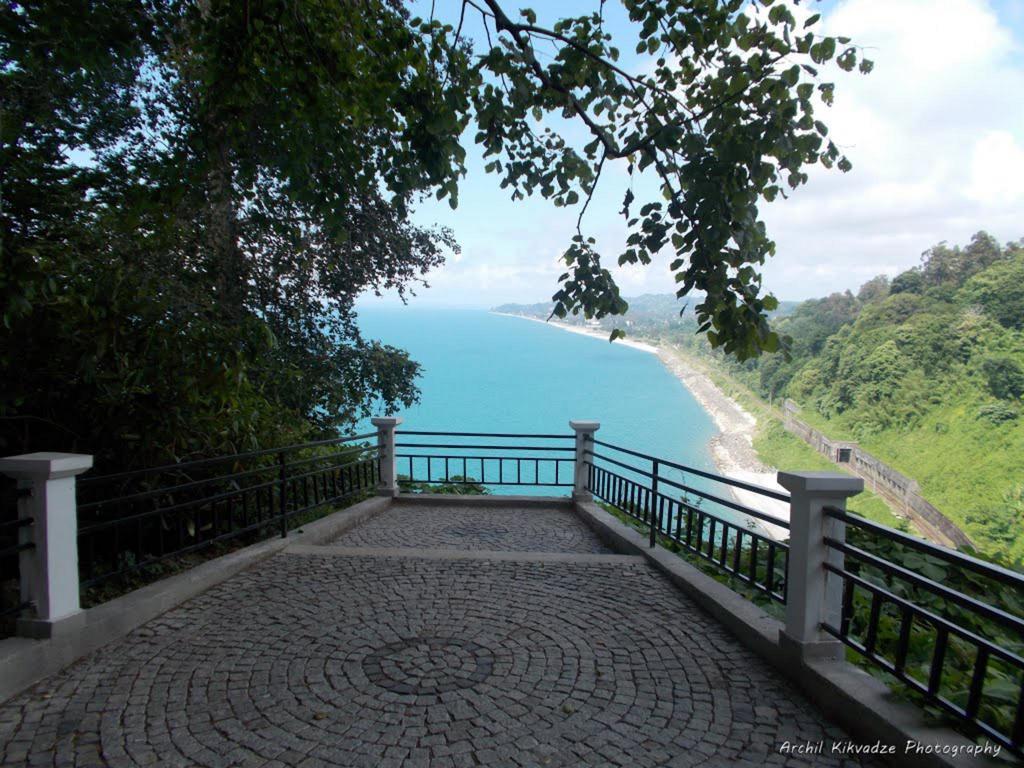White Guest House Batumi Exteriör bild