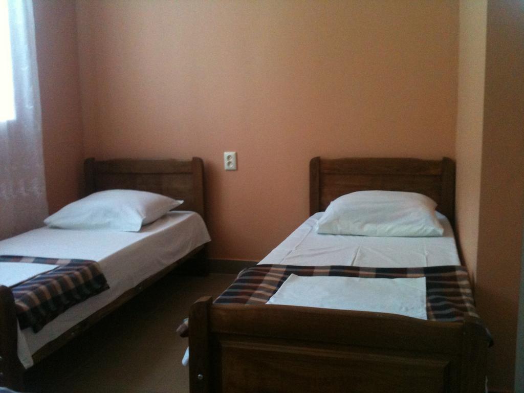 White Guest House Batumi Rum bild