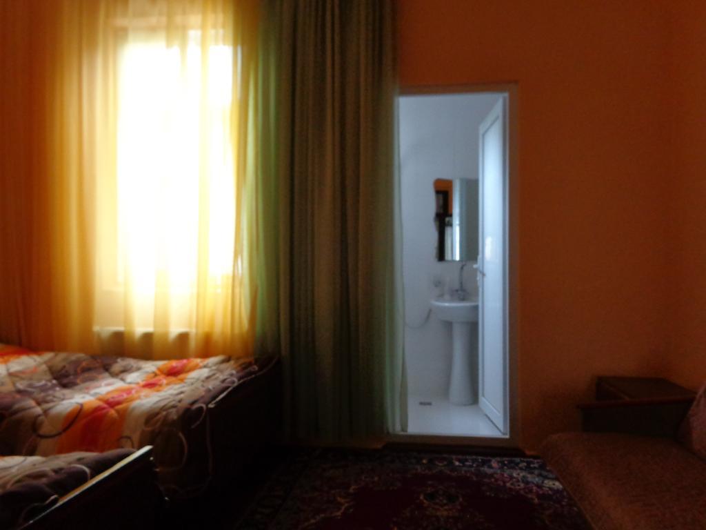 White Guest House Batumi Exteriör bild