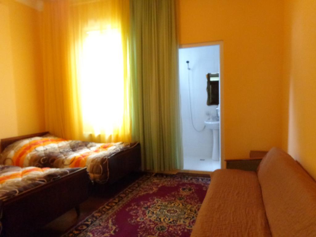 White Guest House Batumi Exteriör bild